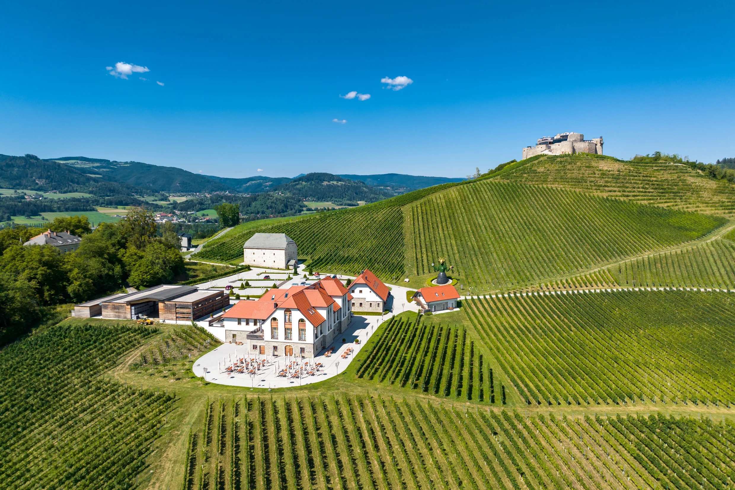 Österreich | Tourismus, Urlaub & Reisen 2 MEDRES 00000134152 Kaernten Seenschleife Mittelkaernten St Veit und Laengsee Taggenbrunn Kaernten Information Michael Stabentheiner | austriabooking.at