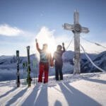 Posieren am Berggipfel